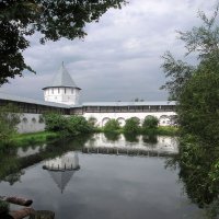 Монастырский пруд и Мельничная башня Спасо-Прилуцкого монастыря :: Александр Ильчевский 