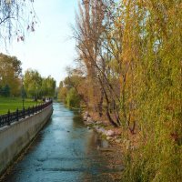 Осенний  Салгир :: Валентин Семчишин