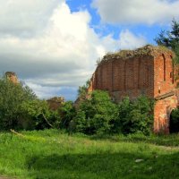 Руины кирхи XIV века :: Сергей Карачин