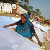 Девушка с бельём, Варанаси, Индия. :: unix (Илья Утропов)