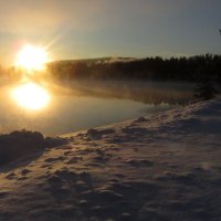 Солнце над озером.. :: Галина Полина