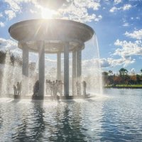 Краснодар. Парк Галицкого. Озеро любви с фонтаном "Ротонда" :: Galina 