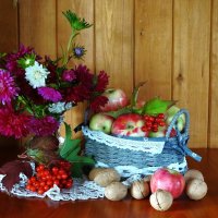 Вот  и  осень  подкралась ... :: Нэлли Обертынская