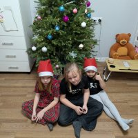 Нарядили ёлку... :: Андрей Хлопонин Нарядили ёлку... :: Андрей Хлопонин