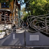 Как меня не пустили на территорию особняка,,,) :: Анатолий Колосов