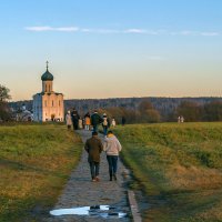 Народное гуляние в выходной день :: Сергей Цветков