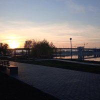вечер на набережной :: Елена Шаламова