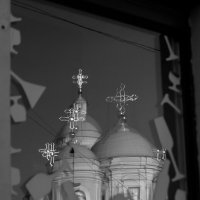 У храма лавка... :: Олег Загорулько