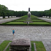 Берлин. Трептов - парк. :: Владимир Драгунский Берлин. Трептов - парк. :: Владимир Драгунский