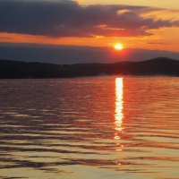 рассвет на озере Таватуй :: Елена Шаламова