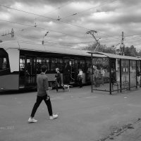 Остановка трамвая :: Александр Синдерёв