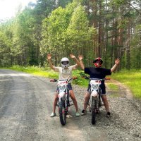 Вот они какие девчонки на каникулах у бабушек! :: Нина Андронова Вот они какие девчонки на каникулах у бабушек! :: Нина Андронова