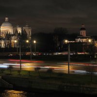 Александро-Невская лавра вечером (вид с моста Александра Невского) :: Магомед . Александро-Невская лавра вечером (вид с моста Александра Невского) :: Магомед .