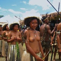 Девушки из ансамбля народного танца из Папуа-Новой Гвинеи. :: unix (Илья Утропов) Девушки из ансамбля народного танца из Папуа-Новой Гвинеи. :: unix (Илья Утропов)