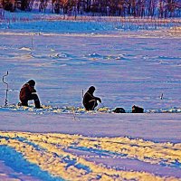 С утра пораньше на речной лед, за щуками! :: Владимир 