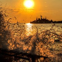 Брызги волны. :: Сергей Воротников