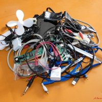 А вы перед Новым годом планируете выбросить скопившийся всякий старый хлам? :-) :: Андрей Заломленков А вы перед Новым годом планируете выбросить скопившийся всякий старый хлам? :-) :: Андрей Заломленков