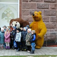 Дети с героями мультфильмов. :: Милешкин Владимир Алексеевич 