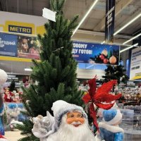 Атмосфера праздника в магазине Метро. :: Ольга 
