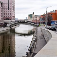 Набережная :: Валерий Пославский