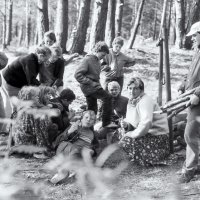 Пикник на природе. П/Л «Арсеналец» 1987 г. :: Евгений 