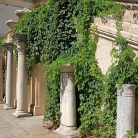 Камни древнего Херсонеса :: Леонид 