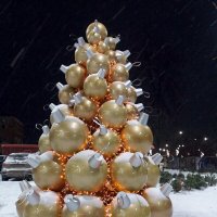 Ёлочка нарядная в гости к нам пришла :: Galina Solovova