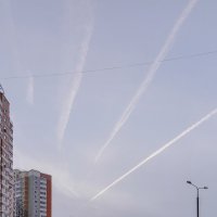 Следы в небе :: Валерий Иванович