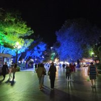 Вечерняя прогулка по Ялте. :: Галина 