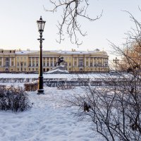 Зима в городе :: Евгений 