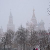 Метель в Москве. :: Наталья Вязигина