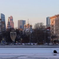 Зимняя набережная :: Дмитрий И_