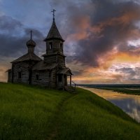 Церковь на берегу реки :: Aleksey Afonin