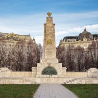 В память героем освободителям в Будапеште :: Sergey Grim