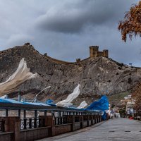 ветер гуляет по набережной :: Дмитрий Лупандин