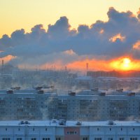 Солнце встаёт после морозной ночи :: Татьяна Лютаева