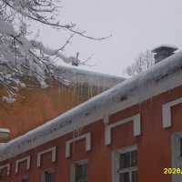 Сосульки на флигеле :: fogmeadowww m