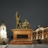 Памятник Минину и Пожарскому :: Andrey Lomakin