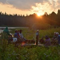 Вечер у костра. :: ВикТор Быстров