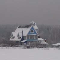 Синий дом в снегу :: fogmeadowww m