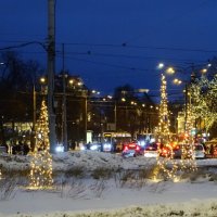Центр города еще с новогодними украшениями :: Aida10 