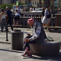 Старик Хоттабыч отдыхает в Санкт-Петербурге. :: Константин Старик Хоттабыч отдыхает в Санкт-Петербурге. :: Константин