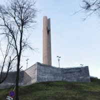 Стела с орденом Отечественной войны первой степени :: Татьяна Машошина