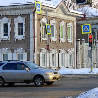 Томск, жилой дом по ул. Карташева 32 (вид с обратной стороны дороги) :: Татьяна Лютаева