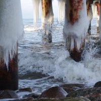 Море, волны, сосульки :: Рита Симонова