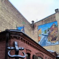 Во дворе музея современного искусства. :: Ольга 