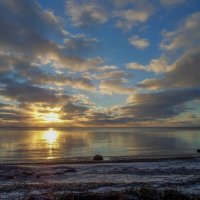 Зимний вечер...... :: Юрий Цыплятников