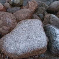 Валуны, припудренные снежом. :: Лилия *