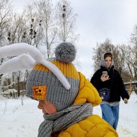 Дети и подростки на зимней прогулке :: Юлия Денискина