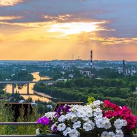 Вид на летнюю Ухту с горы Ветлосян. :: Николай Зиновьев